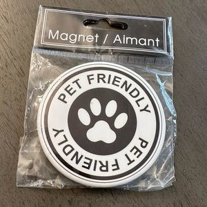 PET FRIENDLY Magnet Paw Print Round New